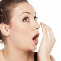 3 loại nước ngậm vào khử ngay mùi hôi miệng