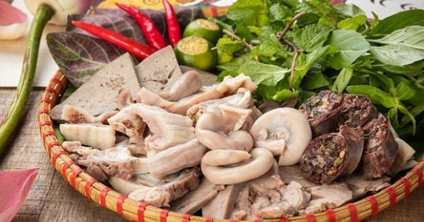 Mẹo chọn và luộc lòng lợn ngon, giòn sần sật