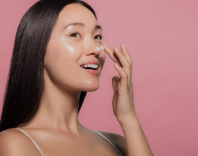 Bí quyết trang điểm để không bị lem ngày mưa