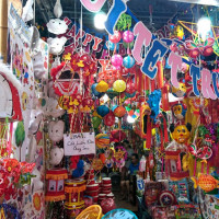 Thị trường đồ chơi Trung thu tràn ngập sản phẩm làm bằng nhựa