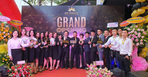 Sức nóng showroom miền Trung Đèn An Phước