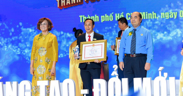 TGĐ Vina CHG được vinh danh 'Doanh nhân tiêu biểu TPHCM 2020'