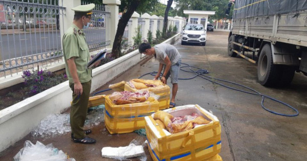 Bắt giữ 300 kg thịt heo bốc mùi hôi thối tại Đắk Lắk