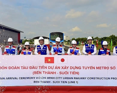 TP Hồ Chí Minh ra mắt tàu metro số 1