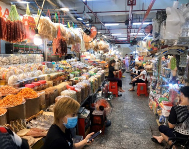 Chợ truyền thống thay đổi cách bán hàng để hút khách
