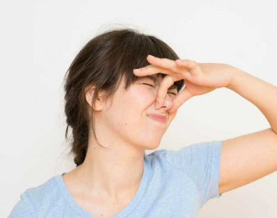 Bác sĩ chỉ ra quan điểm sai lầm về hôi nách nhiều người không biết