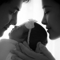 Đông Nhi tiết lộ tên và hình ảnh cận cảnh của con gái