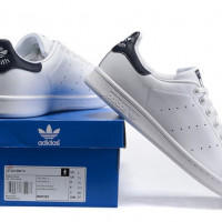 Cách phân biệt giày Adidas thật giả đơn giản