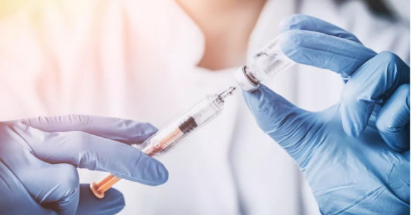 Bốn bác sĩ Nga mắc Covid-19 dù đã được tiêm vaccine