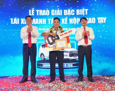 Vinasun trao thưởng “xế hộp” trị giá gần 1 tỷ đồng cho lái xe