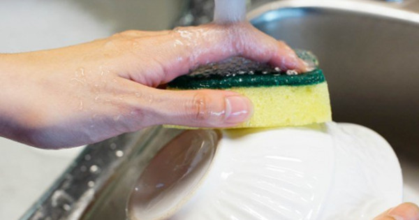 Mẹo nhỏ giúp rửa bát nhanh sạch mà không tốn thời gian
