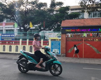 Nhiều trường đại học ở TP Hồ Chí Minh cho sinh viên nghỉ học để chống dịch Covid-19