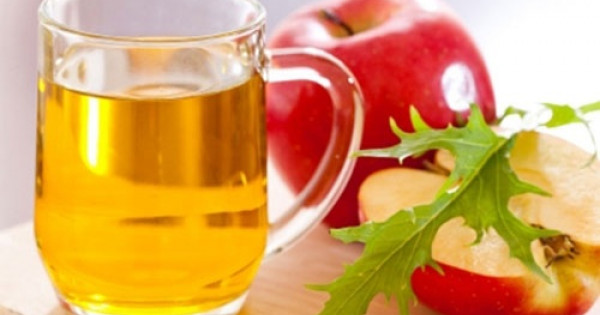 Tại sao bạn uống giấm táo lại giúp giảm cân?