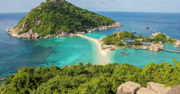 5 hòn đảo đặc biệt nhất thế giới, bạn có thể "đi bộ" đến từ đất liền