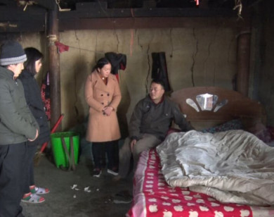 2 em nhỏ thương vong vì ngạt khí do dùng than củi sưởi ấm