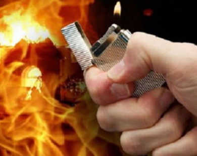 Xảy ra mâu thuẫn nam thanh niên đổ xăng đốt luôn quán nước