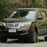 Giá xe ôtô hôm nay 6/1: Nissan Terra dao động từ 899-1.098 triệu đồng