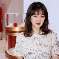 Vừa thông báo vào showbiz tiểu thư nhà Huawei đã bị chê