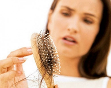 Lý do người bệnh ung thư thường bị rụng tóc khi điều trị?