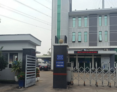Khách hàng sợ bị phạt oan khi đi ô tô đến làm việc với điện lực Thuận An