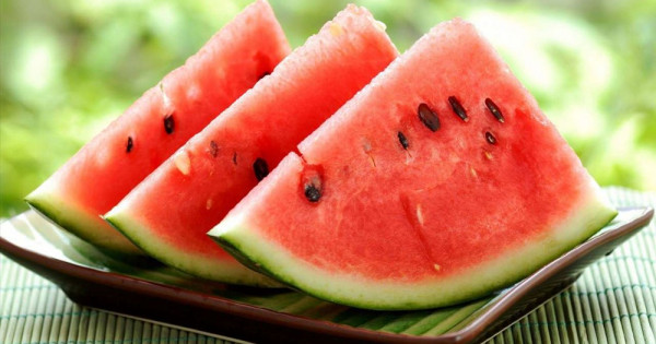 Lý do bạn nên tăng cường ăn dưa hấu trong ngày Tết
