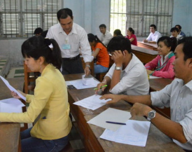 Hà Nội tạm dừng thi tuyển công chức, viên chức