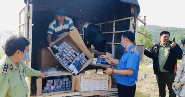 Phú Yên tiêu hủy hơn 11 nghìn bao thuốc lá nhập lậu
