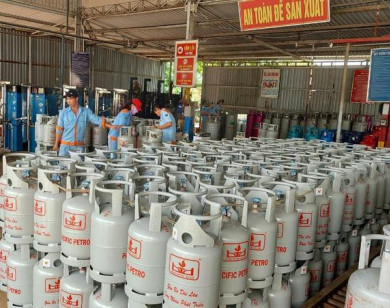 Giá gas tiếp tục tăng 5.000 đồng/bình 12kg