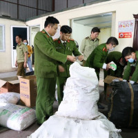 Triệt phá đường dây bán online thuốc chữa bệnh giả ở Hà Nam