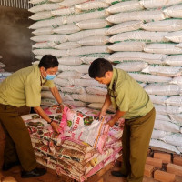 Gia Lai: Tạm giữ gần 1 tấn phân bón hết hạn sử dụng