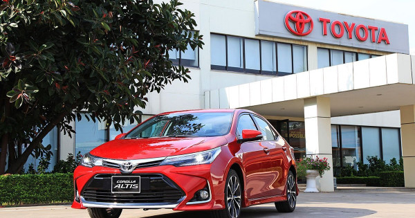 Triệu hồi xe Toyota Corolla Altis do lỗi bơm nhiên liệu