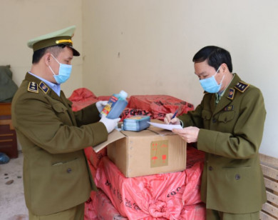 Thu giữ 600 chai thuốc diệt cỏ siêu tốc không rõ nguồn gốc ở Lạng Sơn