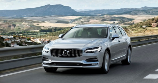 Giá xe ô tô Volvo tháng 4/2021: Thấp nhất 1,699 tỷ đồng