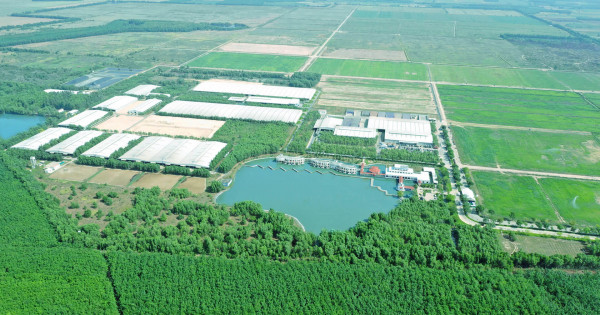 Vinamilk ra mắt hệ thống trang trại sinh thái Vinamilk Green farm