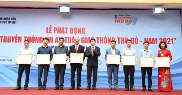 Phát động Chương trình truyền thông “Vì an toàn giao thông Thủ đô” năm 2021