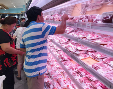 TP Hồ Chí Minh: Giá bán thịt heo bình ổn giảm từ 4.000-16.000 đồng/kg