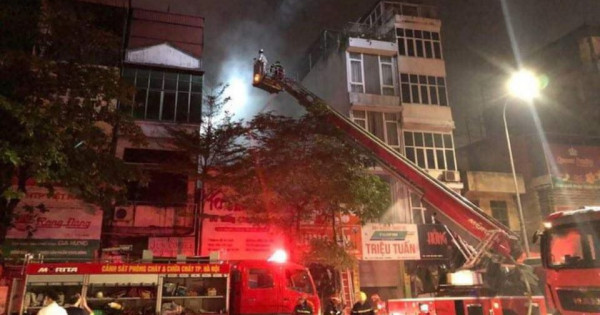 Cháy lớn trên phố Tôn Đức Thắng, 4 người tử vong được tìm thấy
