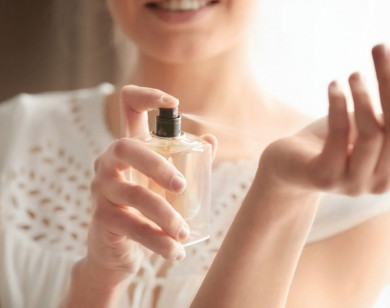 Xịt nước hoa thường xuyên có làm tăng tỷ lệ ung thư vú?