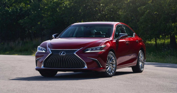 Giá xe ô tô Lexus tháng 4/2021: Thấp nhất 2,54 tỷ đồng