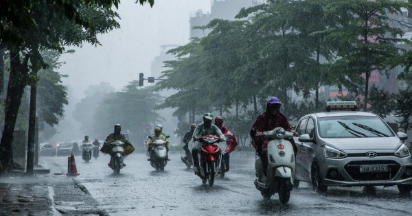 Dự báo thời tiết ngày 16/4/2021: Hà Nội mưa rào và có nơi có dông.