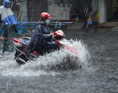 Dự báo thời tiết ngày 18/5/2021: Hà Nội mưa dông kèm lốc, sét 