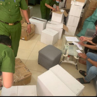 TP Hồ Chí Minh: Bắt giữ lô hàng mỹ phẩm không rõ nguồn gốc xuất xứ