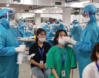 Phát hiện thêm 375 ca nhiễm Covid-19 tại Bắc Giang, Bộ Y tế họp khẩn