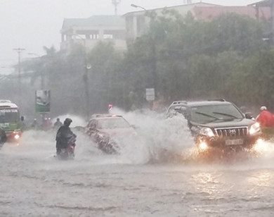 Bão số 2 đổ bộ đất liền gây mưa to, gió lớn