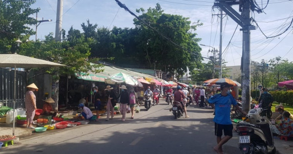 TP Hồ Chí Minh: Không tập trung quá 3 người, ngưng chợ tự phát, dừng vận chuyển hành khách công cộng