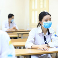 Đình chỉ thí sinh gửi đề thi Toán ra ngoài nhờ người giải hộ