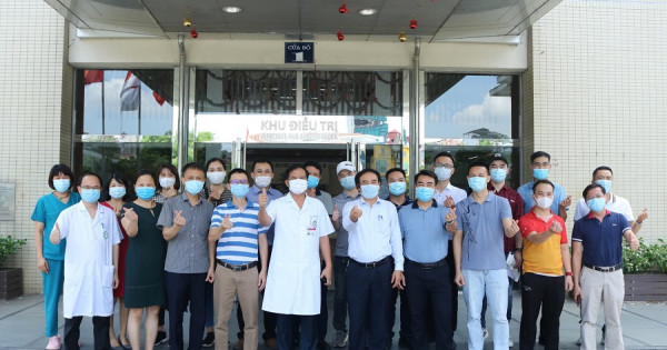 Đoàn bác sĩ Bệnh viện Bạch Mai lên đường chi viện cho Đồng Nai