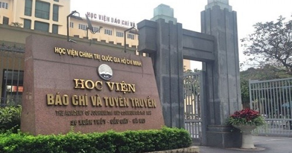 Nhiều trường Đại học hoãn thi riêng năm 2021