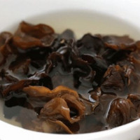 Cách sơ chế để loại bó chất độc trong mộc nhĩ