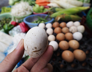 Dù giá tăng gấp đôi, trứng gà ở TP Hồ Chí Minh vẫn “cháy hàng”!